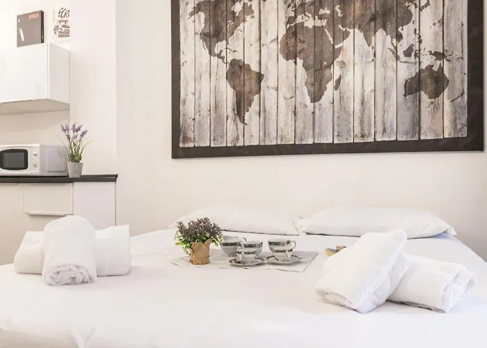 Easylife - - Magolfa 1 N8 - Navigli Mailand